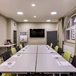 杜斯堡美居酒店 4*