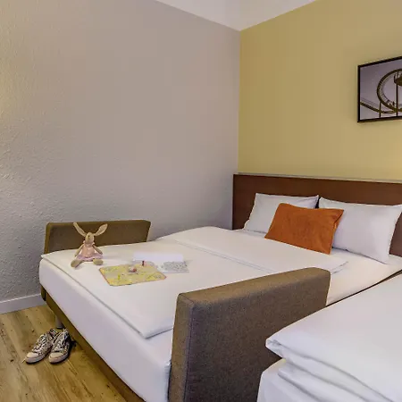 杜斯堡美居酒店 酒店 4*