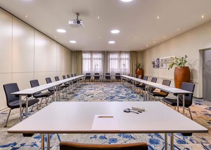 杜斯堡美居酒店